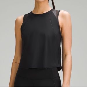 Lululemon Sculpt Crop Tank in Black - size 2